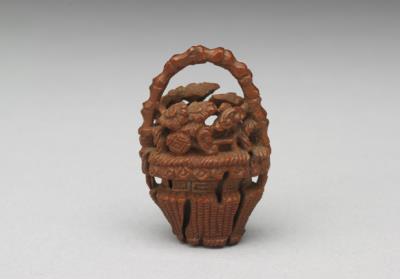 图片[3]-Carved walnut shell in the shape of a flower basket, 18th century, Qing dynasty-China Archive